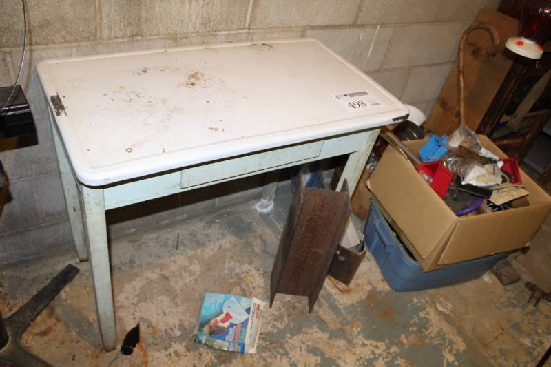 lot 498 image: Vintage Enamel Top Table