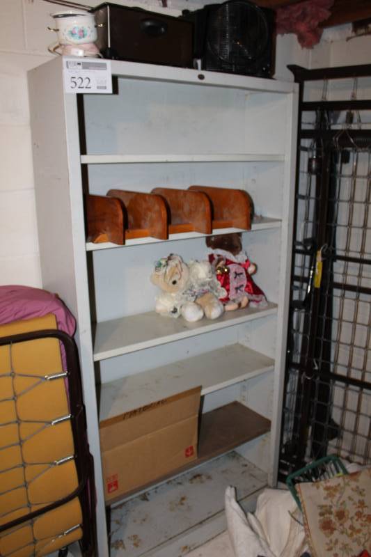 lot 522 image: Metal Shelf
