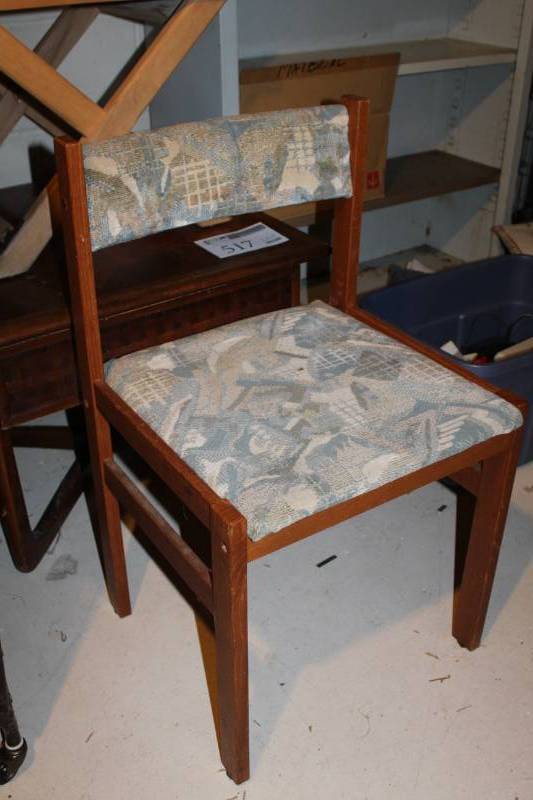 lot 524 image: Lot of (2) Wood Framed Chairs
