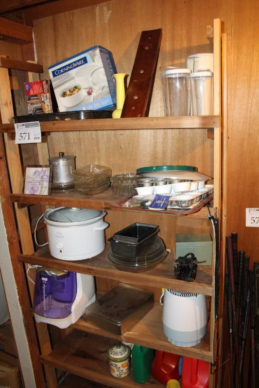 lot 571 image: Shelf Lot of small Housewares - Including Crockpot, Humidifier, Baking supplies, and storage containers