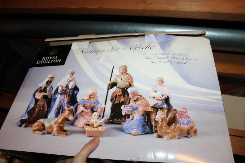 lot 1014 image: Royal Doulton Nativity Scene in Box