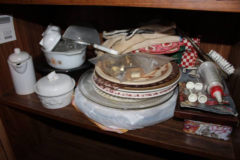 lot 562 image: Serving Trays, Pitcher, Candy Bowl, Cooking Pans, Strainer, Cooking Mitts, And More