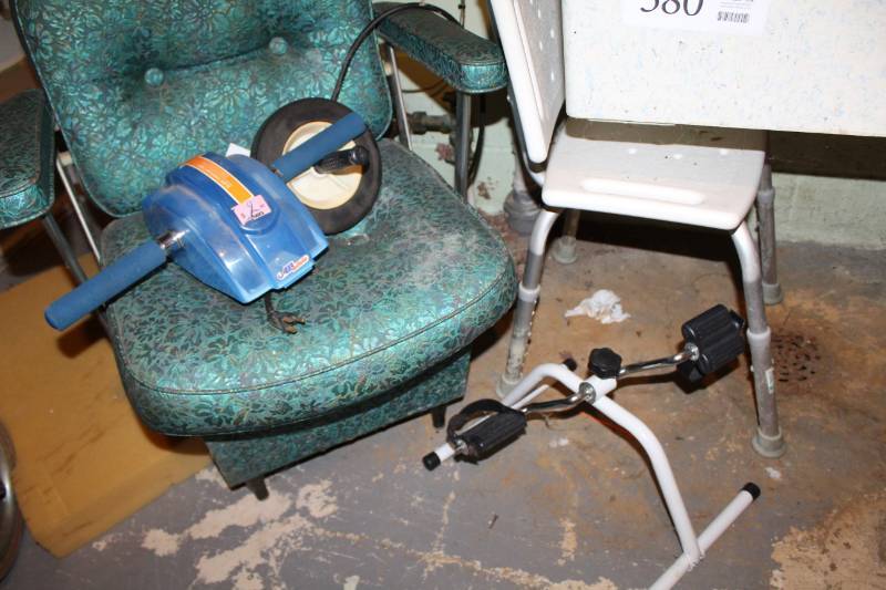 lot 580 image: Exercise Machines - Ab Roller, Exercise Pedals, Roller Wheel