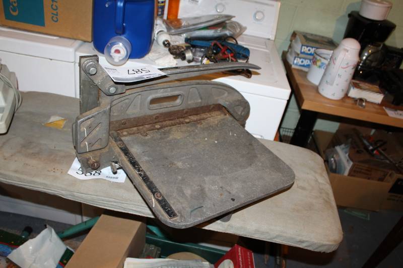 lot 587 image: Hermes Vintage Cutter