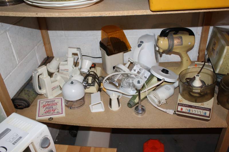 lot 590 image: Kitchen Appliances - Mixers, Food Processor, Blender, Air Popper, And More