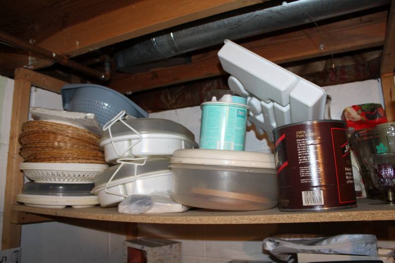 lot 591 image: Plastic Bins with Lids, Strainer, Silverware Drawer Tray, Serving Trays, Wicker Serving Trays, Plastic Serving Baskets