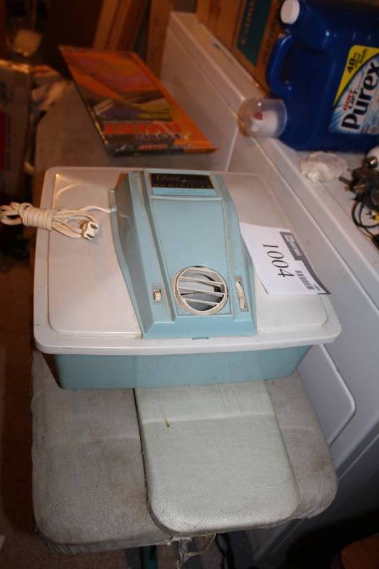 lot 1004 image: Oyster Room Humidifer