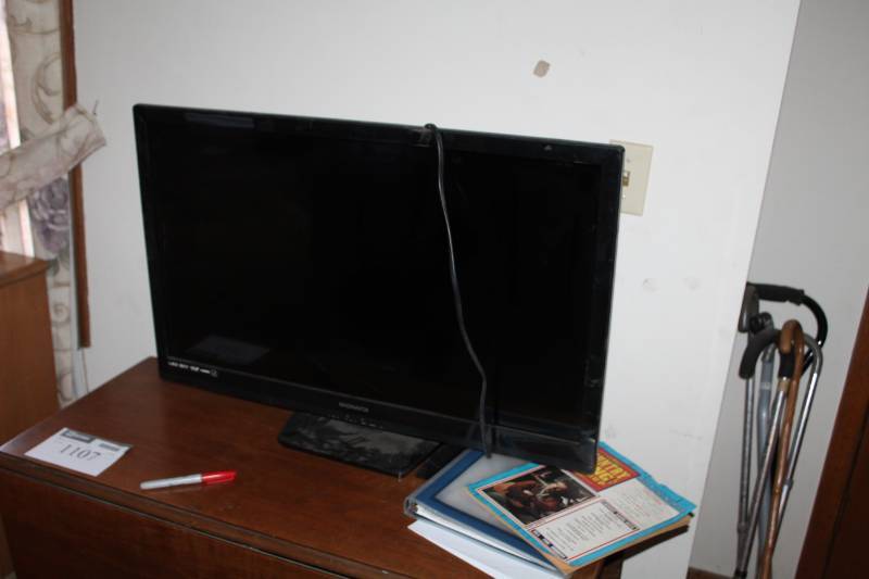 lot 1103 image: 32 Magnavox LED Flat Screen TV