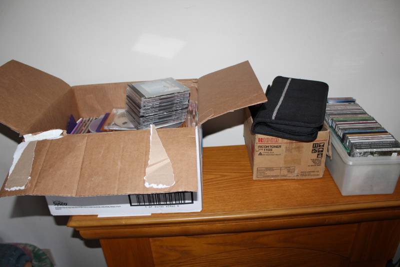 lot 1096 image: Large Lot of CD and CD Cases