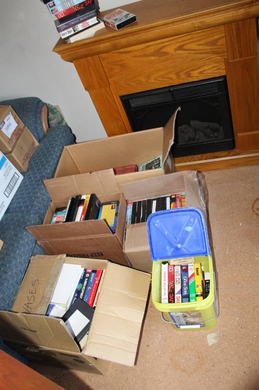lot 1095 image: Large Lot of VHS Tapes