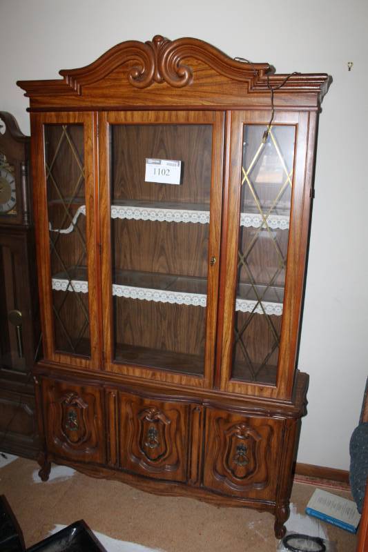 lot 1102 image: Two Piece Wood Dining Room Hutch Set