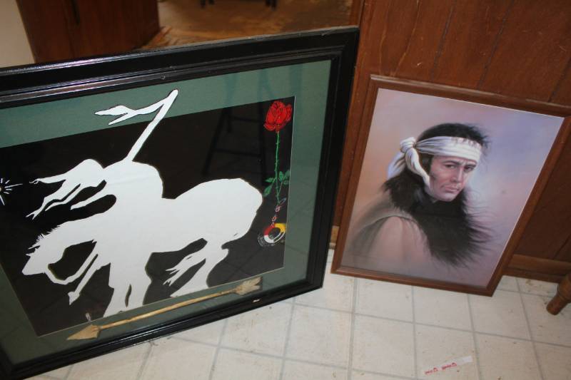 lot 1036 image: Lot of (2) Native American Art Pieces