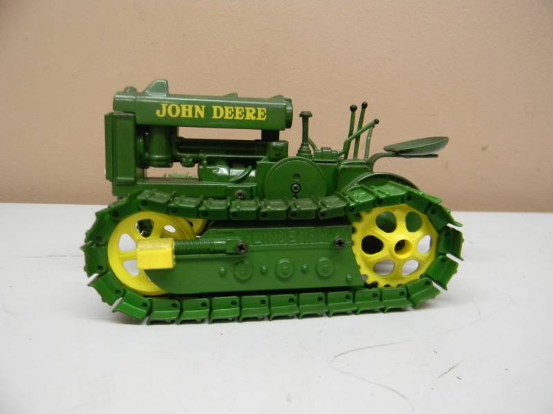 lot 12 image: VINTAGE John Deere Lindeman Crawler 116 Diecast Metal Crawler Replica by SpecCast - NICE - SEE PICTURES