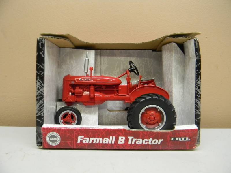 lot 18 image: VINTAGE ERTL INTERNATIONAL HARVESTER McCORMICK FARMALL 116 SCALE B TRACTOR - NEW IN BOX - SEE PICTURES