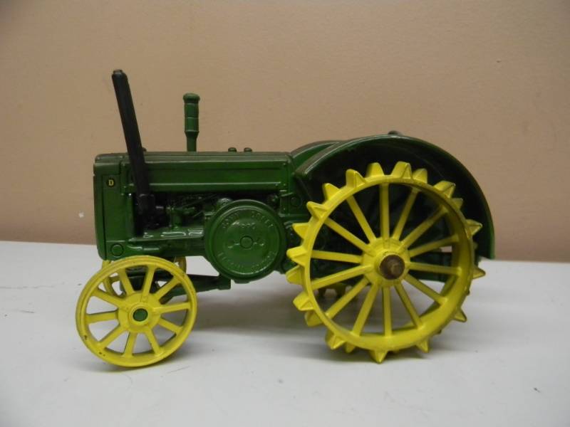 lot 36 image: VINTAGE 1990 JOHN DEERE SPECIAL EDITION D TRACTOR - 116 SCALE DIE CAST - SEE PICTURES