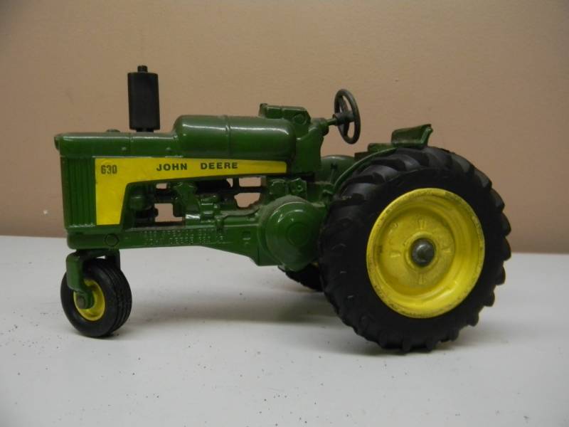 lot 45 image: ERTL 1989 SPECIAL EDITION JOHN DEERE 630 LP TRACTOR - 116 DIE CAST - SEE PICTURES