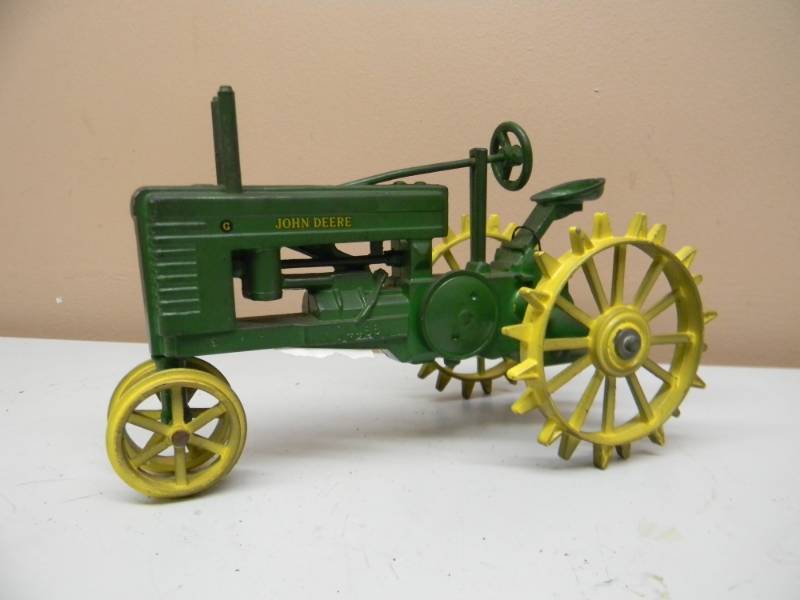 lot 53 image: SCALE MODELS JOHN DEERE G TRACTOR 4488 J.L.E. - SEE PICTURES