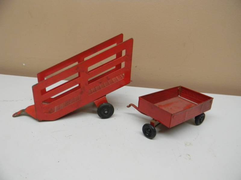 lot 71 image: ERTL FARM TRAILERS - SEE PICTURES