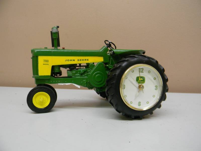 lot 72 image: THE DANBURY MINT JOHN DEERE 730 DIESEL TRACTOR CLOCK - NICE - SEE PICTURES