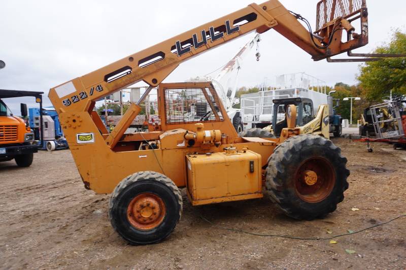 lot 2 image: 1990 Lull Model 5224 Highlander Telehandler Telescoping Fork Lift