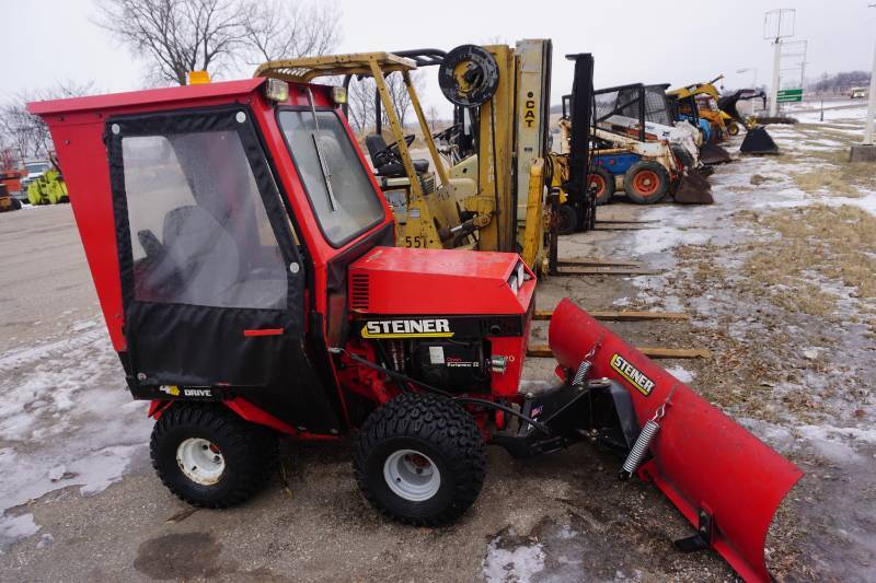 Steiner Model 420 4 x 4 Tractor With Hydraulic Snow Plow Attachment ...