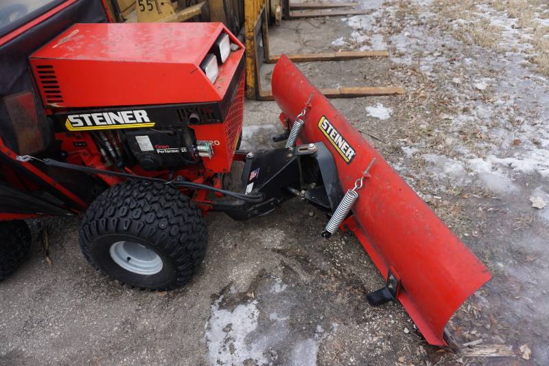 Steiner Model 420 4 x 4 Tractor With Hydraulic Snow Plow Attachment ...