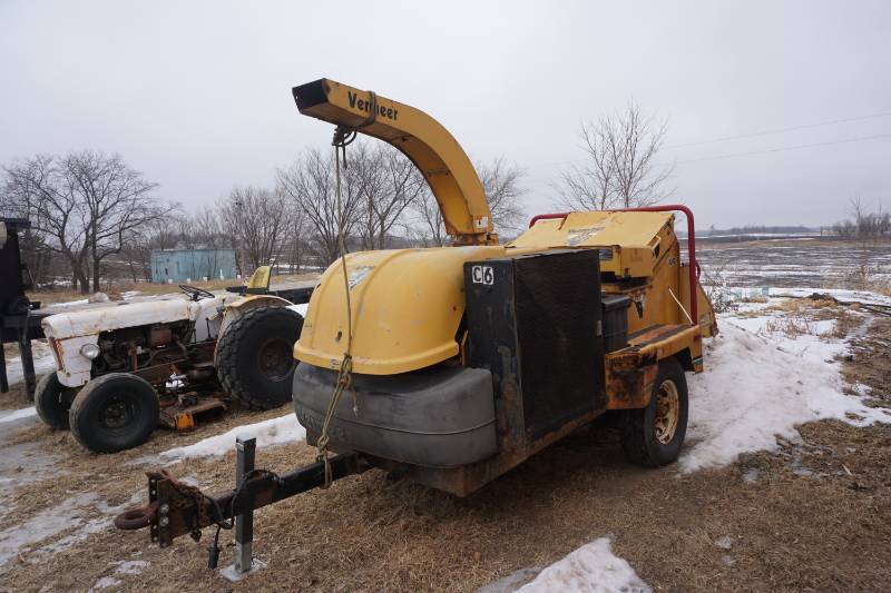 lot 4 image: 2003 Vermeer Model BC 1400 Diesel Powered Commercial Wood Chipper