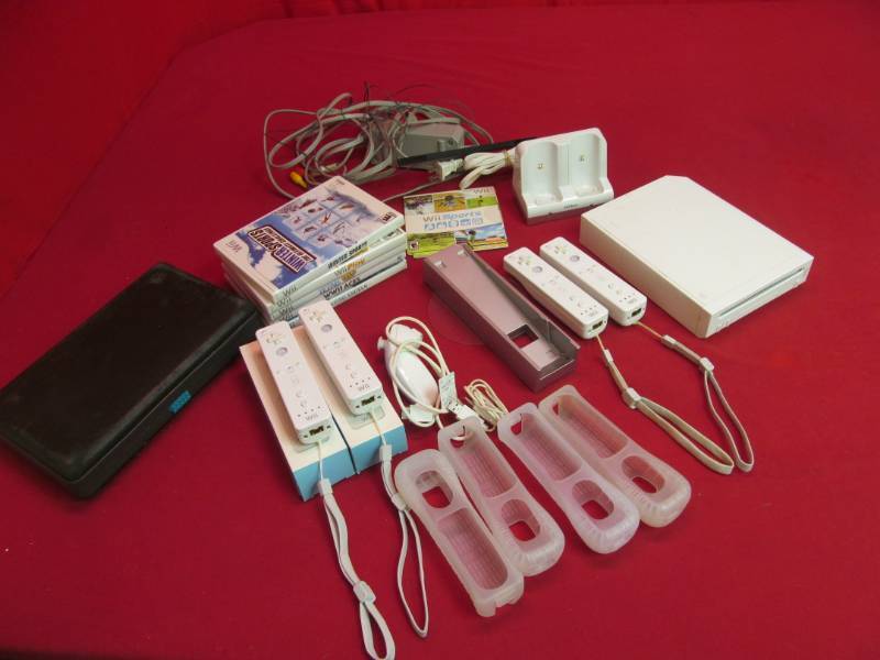 Wii games,controllers,console