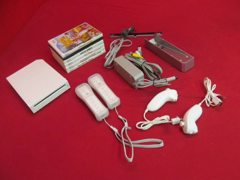 Wii games,controllers,console
