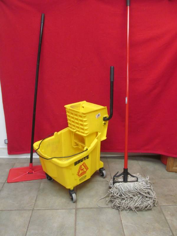 brute mop bucket, mops
