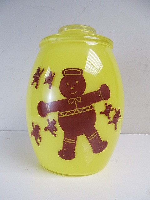 lot 13 image: Mint Condition Vintage BARTLETT COLLINS Yellow Glass Cookie Jar
