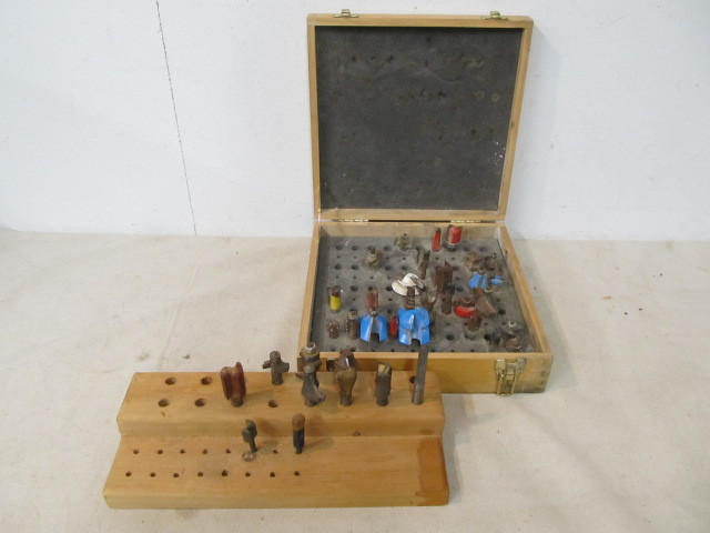 lot 19 image: Lot of Router Bits - Rockler etc