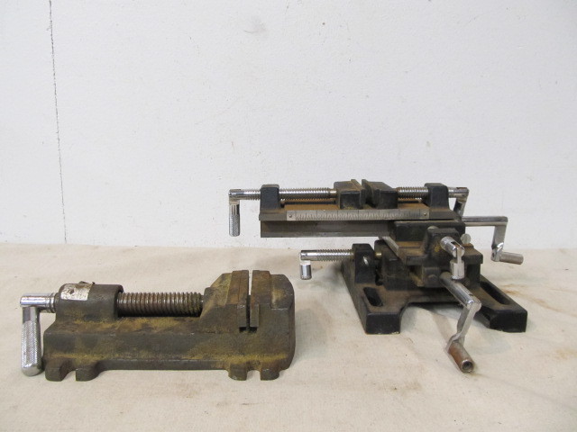 lot 22 image: 2 Heavy Duty Vises