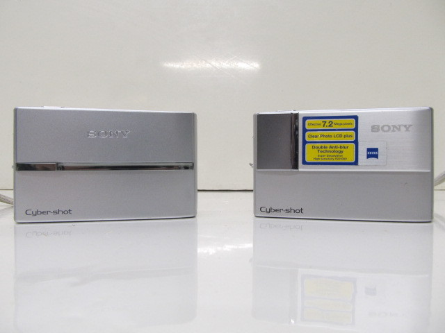 lot 104 image: 2 SONY Cyber-Shot Cameras