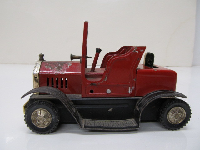 lot 116 image: Large Vintage Model T Lighter
