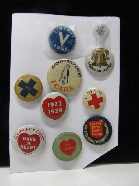 lot 119 image: Lot of Pins