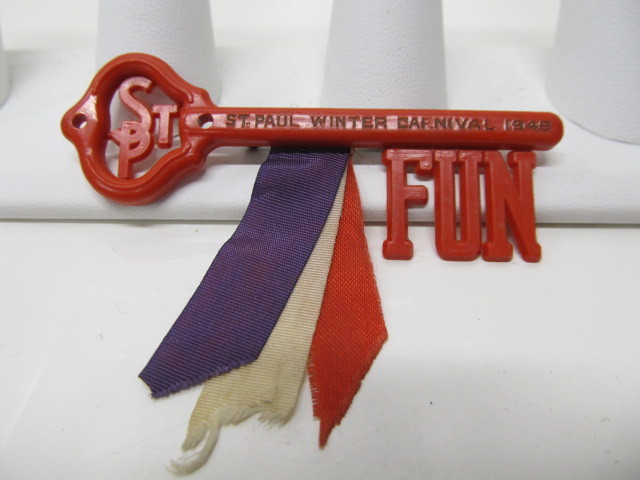 lot 137 image: 1948 St Paul Winter Carnival Pin - Fun