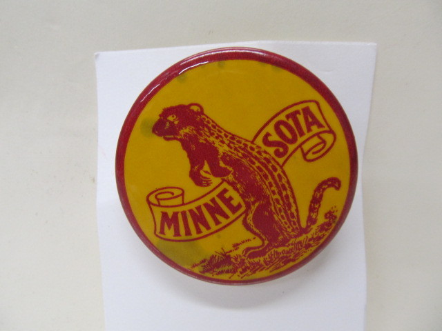 lot 147 image: Antique U of M Button