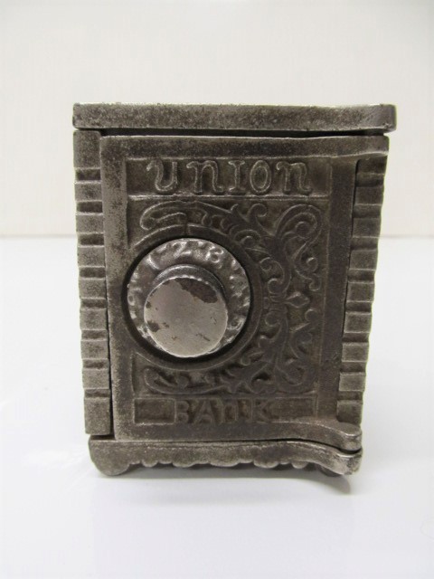 lot 159 image: Antique Cast Iron Union Bank