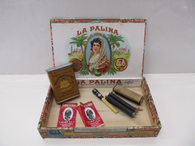 lot 198 image: Cigarette Tobacciana