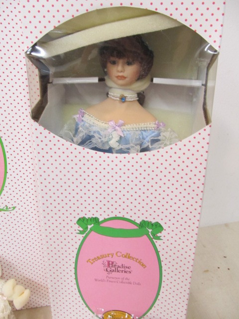 lot 117 image: Group of Large PARADISE GALLERIES Dolls - MIB