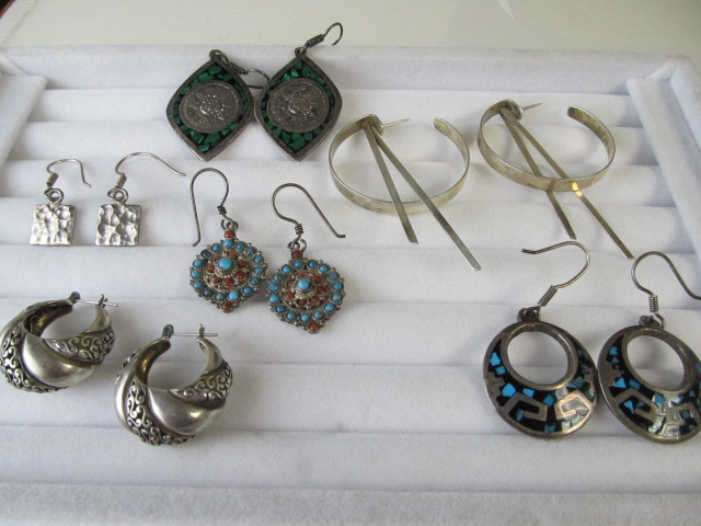 lot 34 image: 7 Sets of Sterling Silver Southwestern Earrings 