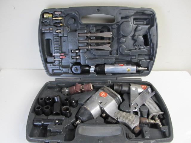lot 75 image: Devilbiss Air Tool Set wCase