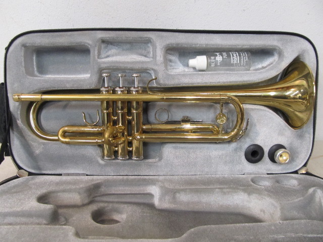lot 56 image: GIBSON Baldwin Trumpet wCase
