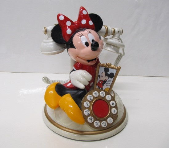 lot 59 image: Vintage MINNIE MOUSE Disney Telephone