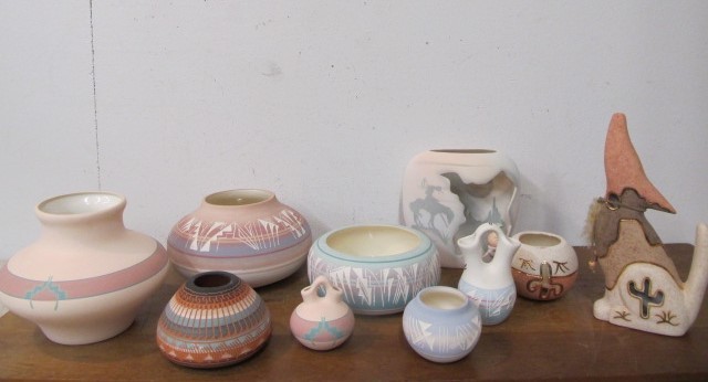 lot 71 image: Nice Lot of Southwestern Pottery