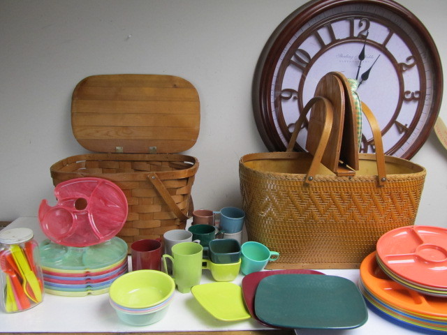 lot 94 image: 2 Nice Vintage Picnic Baskets FULL of Melamine etc Dishes