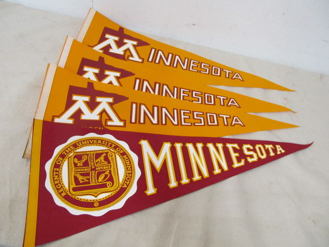 lot 204 image: 4 Vintage Full Sized University of Minnesota Felt Pennants