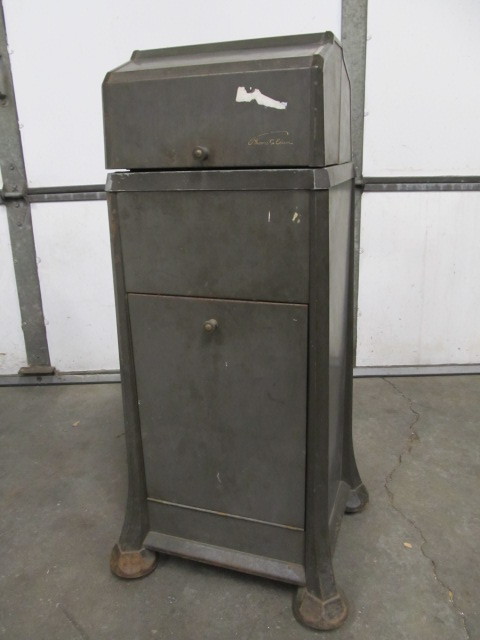 lot 208 image: Antique EDISON VOICEWRITER Dictation Machine