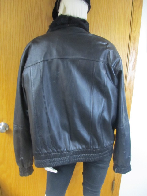 lot 145 image: Quality Leather & Genuine Mink Fur Lined Mens Jacket - Size XL